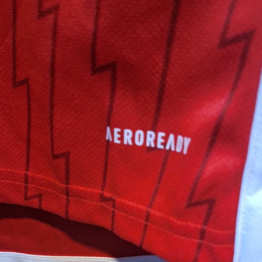 Adidas Arsenal Red and White Football Shirt With Emirates Fly Better Logo. NWT - Picture 5 of 13